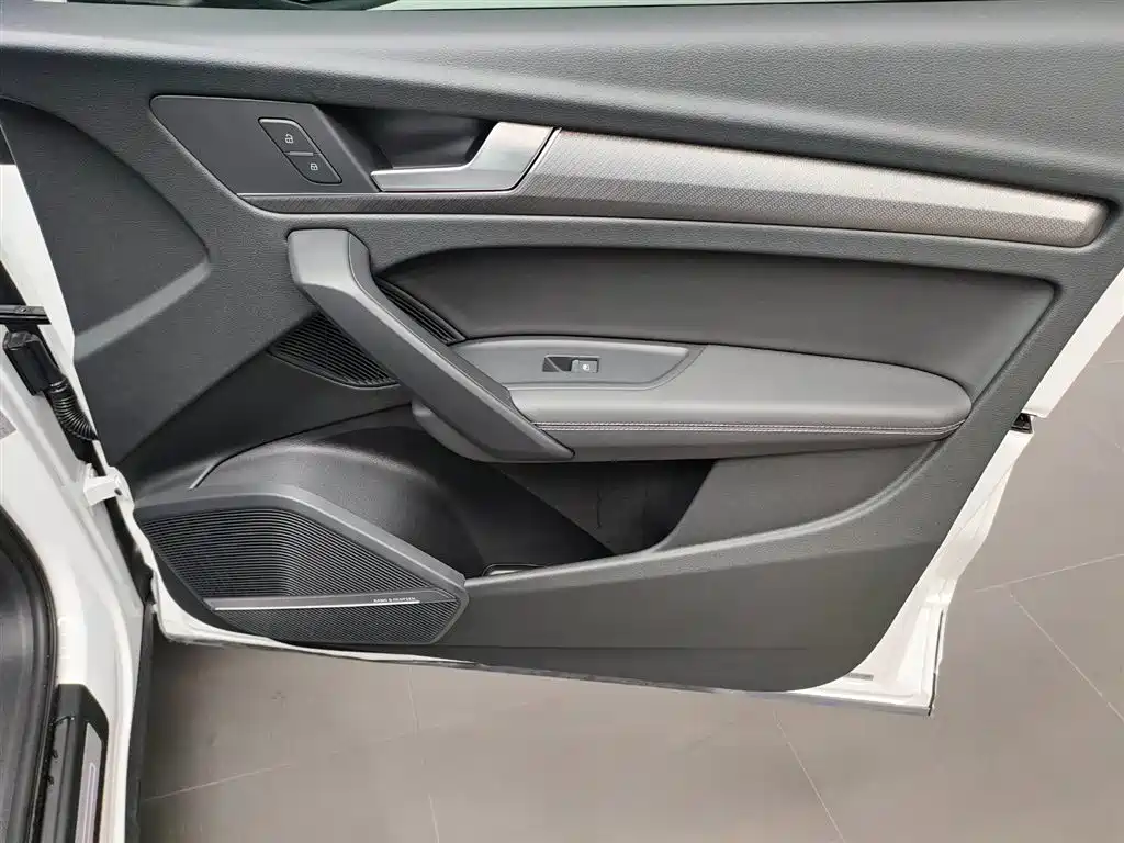 Audi Q5L 2022 — фото 20