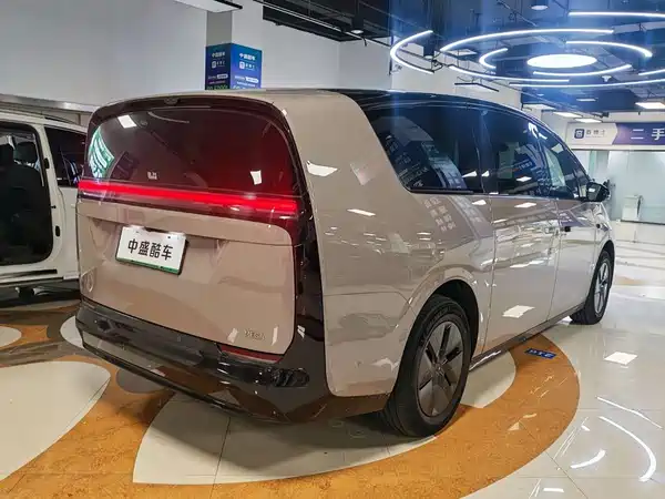 Li Auto MEGA 2024