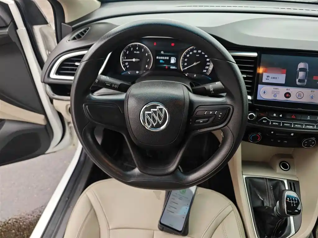 Buick Excelle 2017 — фото 11