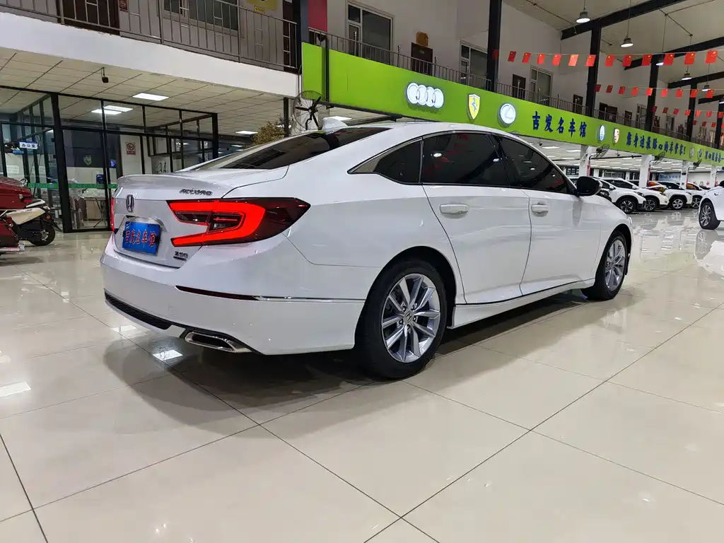Honda Accord 2022 — фото 18