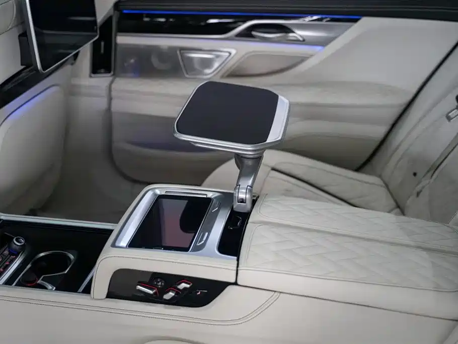 BMW 7 Series 2020 — фото 16