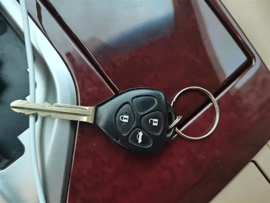 Toyota Camry 2015 — фото 17
