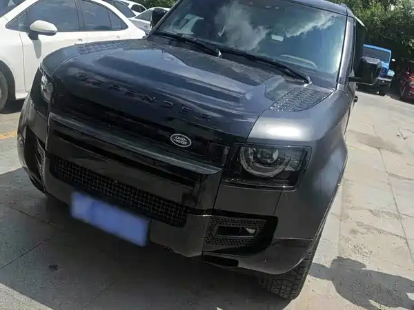 Land Rover Defender 2023
