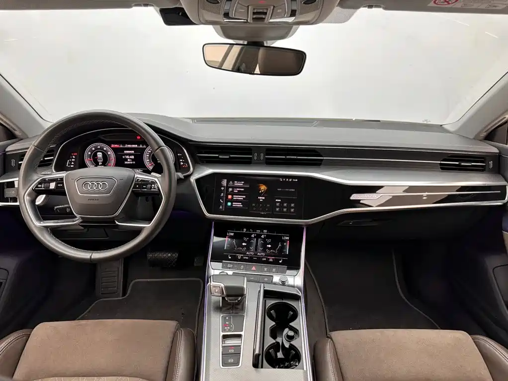 Audi A7L 2023 — фото 10