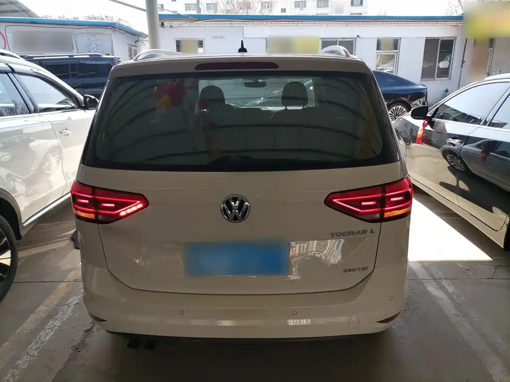 Volkswagen Touran 2018 — фото 6