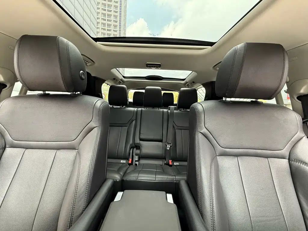 Land Rover Discovery 2019 — фото 12