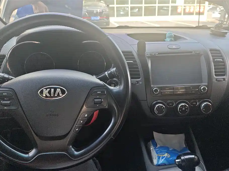 Kia K3 2014 — фото 12