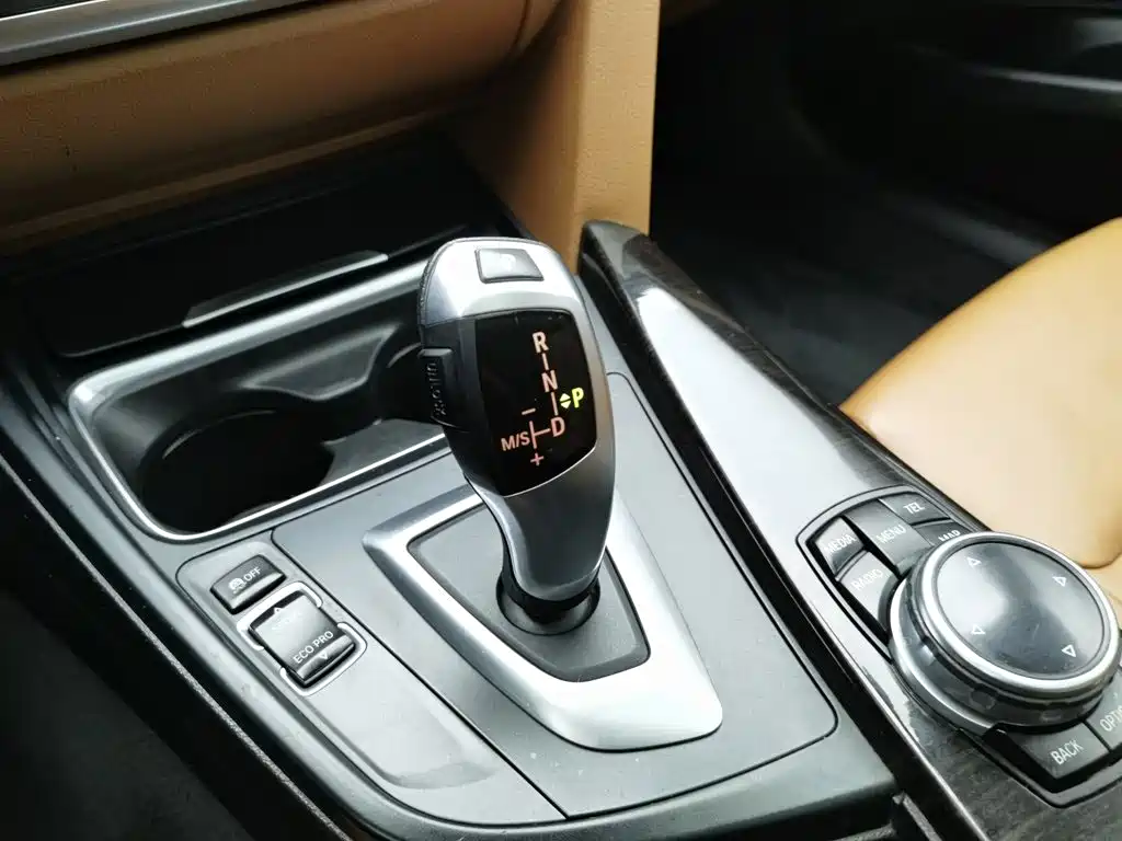 BMW 3 Series GT 2015 — фото 13