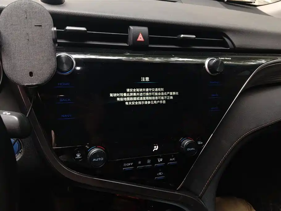 Toyota Camry 2021 — фото 13