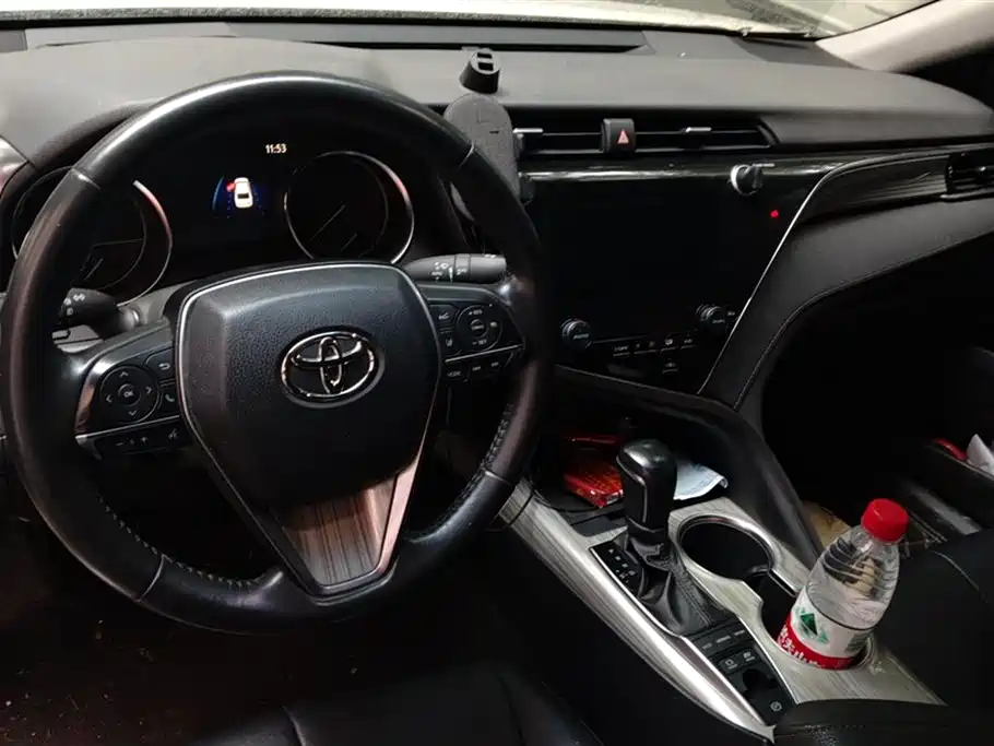 Toyota Camry 2021 — фото 12