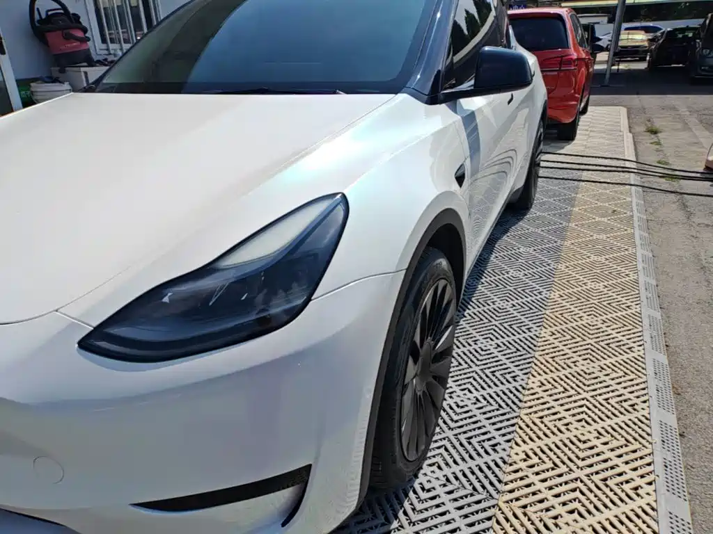 Tesla Model Y 2022 — фото 24