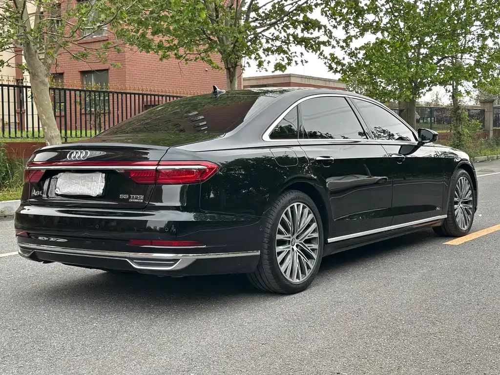 Audi A8 2019 — фото 5