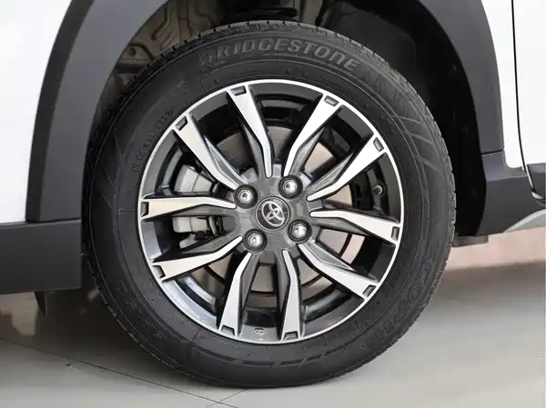 Toyota Yaris L 2022