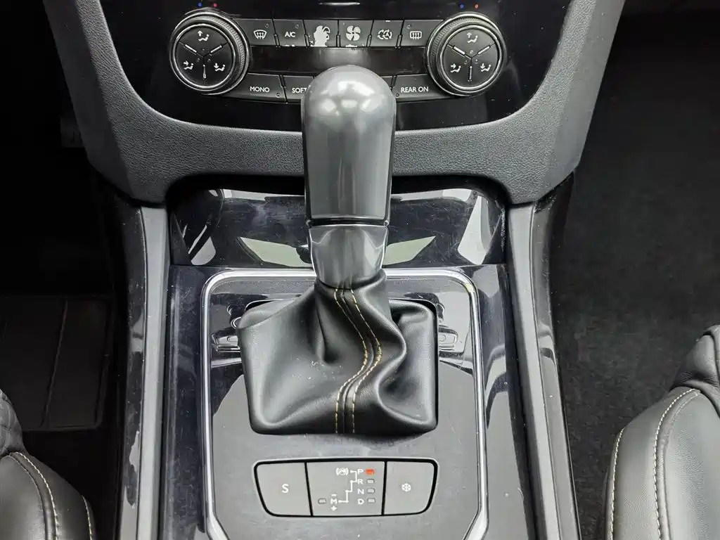 Peugeot 508 2015 — фото 13