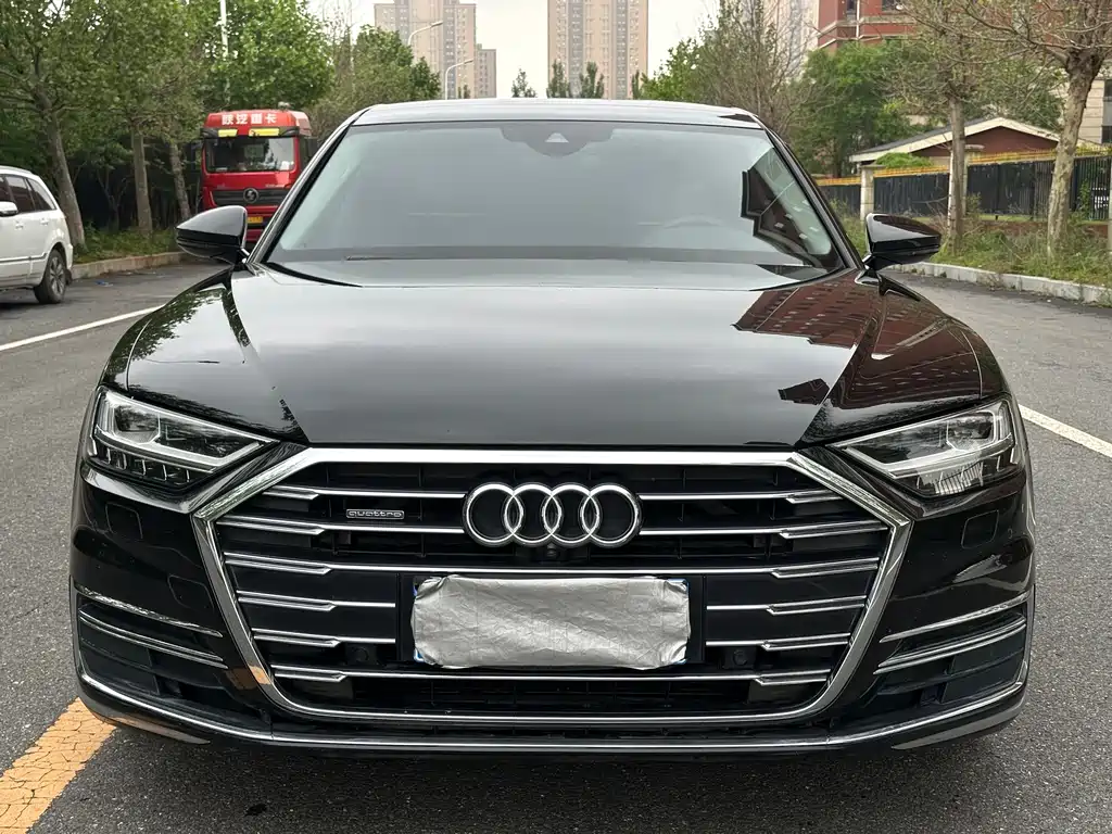 Audi A8 2019 — фото 1