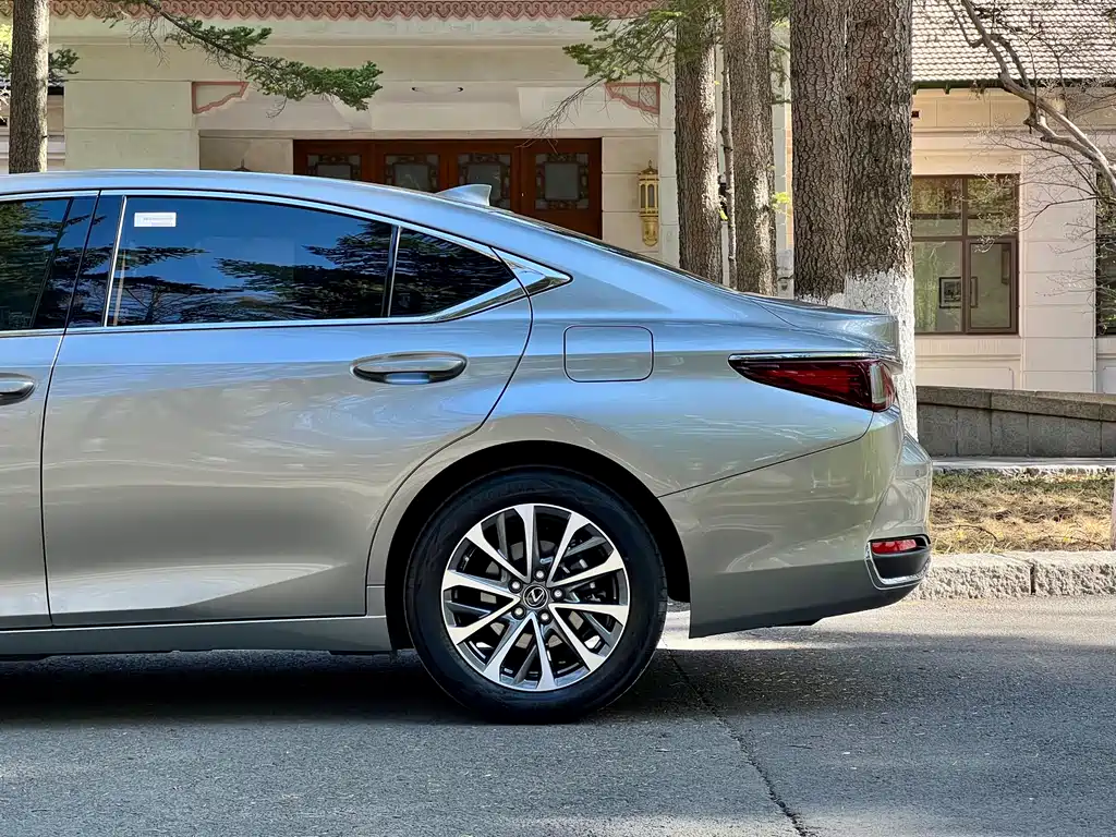 Lexus ES 2024 — фото 14