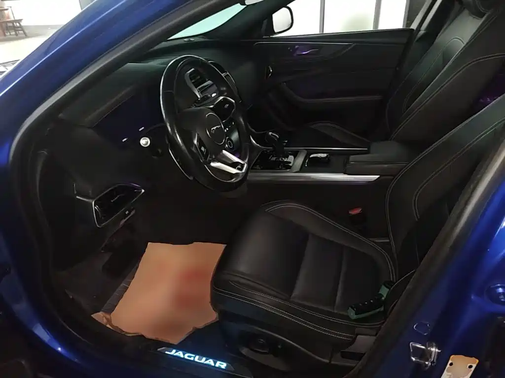 Jaguar XEL 2021 — фото 15