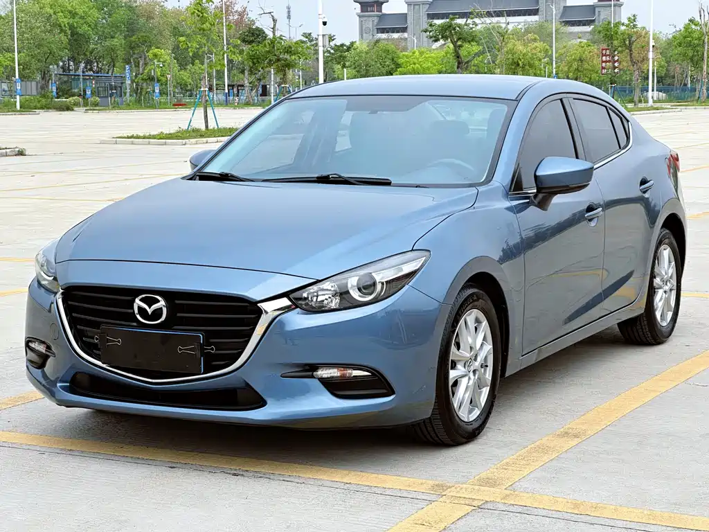 Mazda 3 Axela 2019 — фото 1