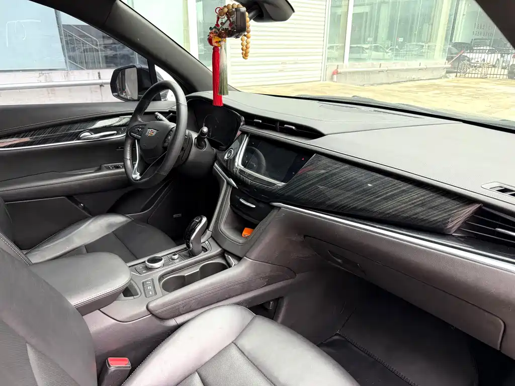 Cadillac XT6 2023 — фото 13
