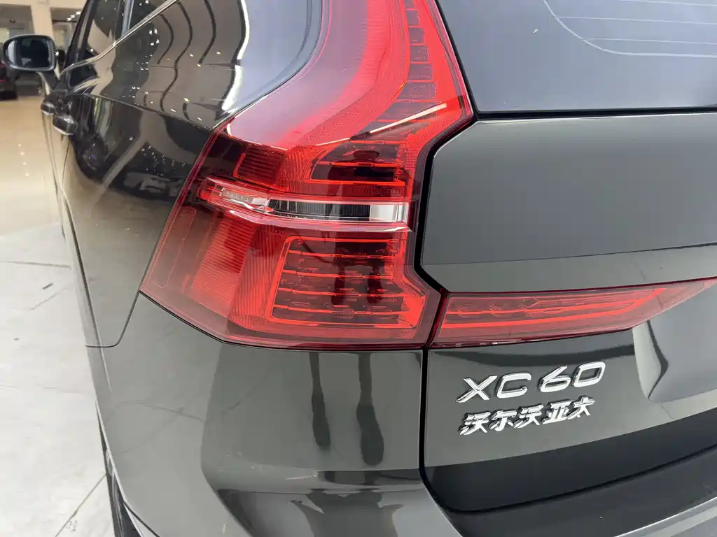 Volvo XC60 2020 — фото 13