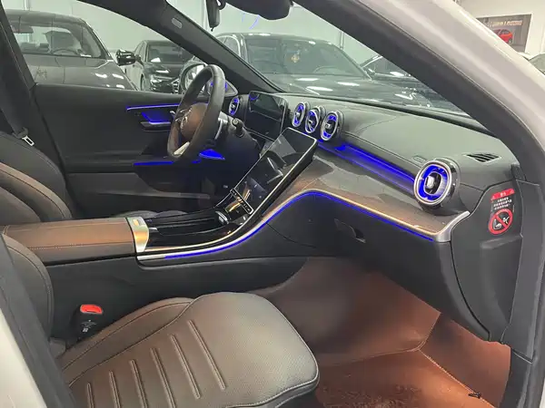 Mercedes-Benz C-Class 2024