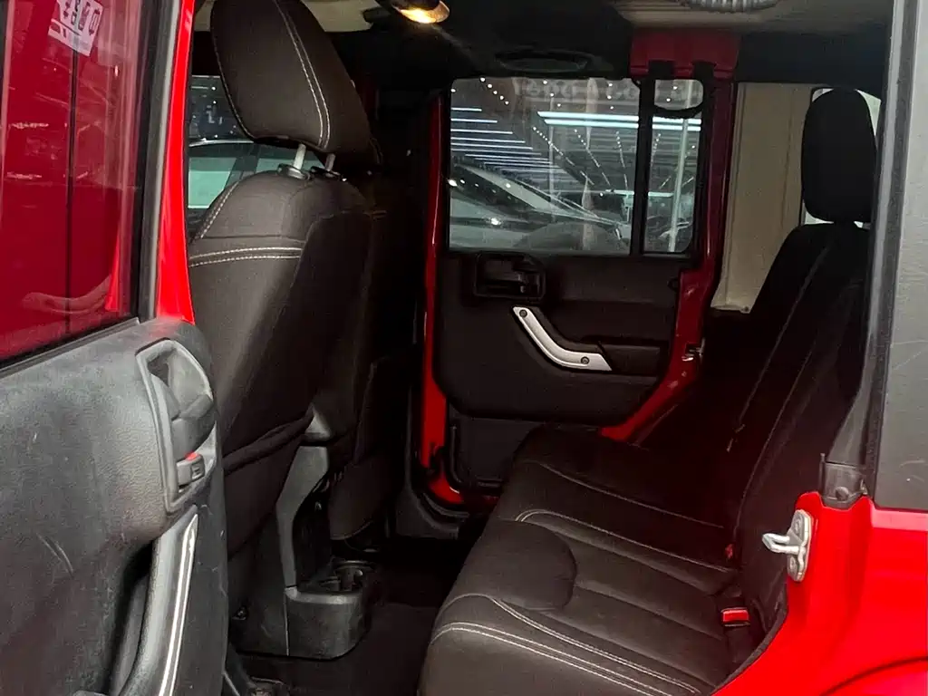 Jeep Wrangler 2014 — фото 11