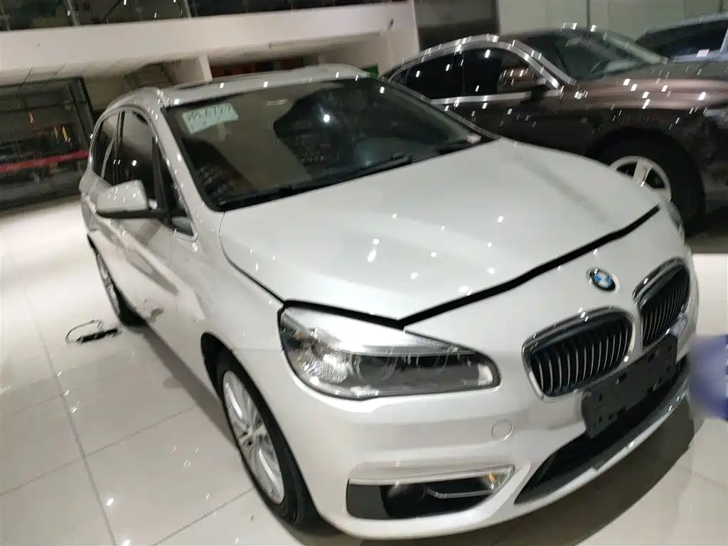 BMW 2 Series Active Tourer 2015 — фото 4