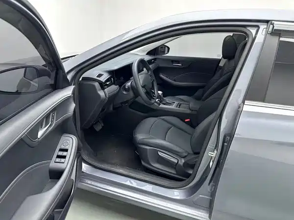 Roewe i5 2025