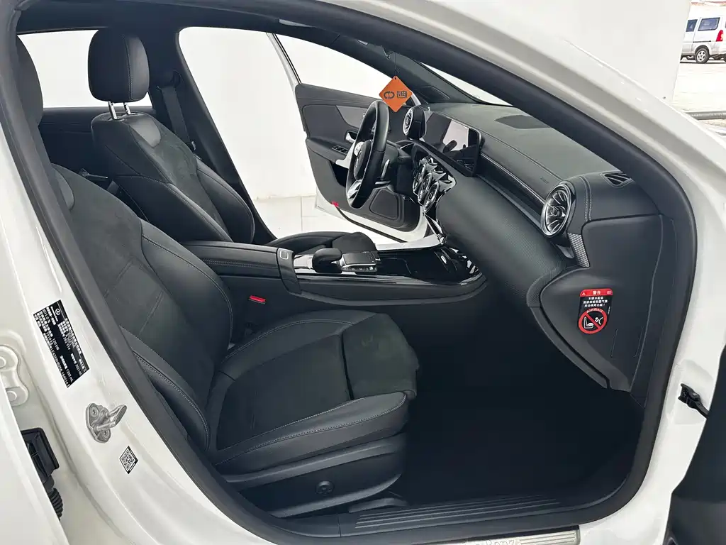 Mercedes-Benz A-Class 2021 — фото 12