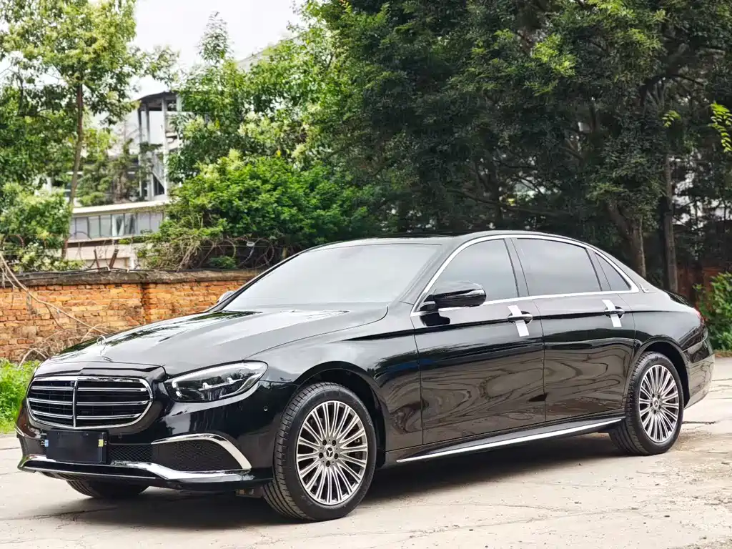 Mercedes-Benz E-Class 2022 — фото 1