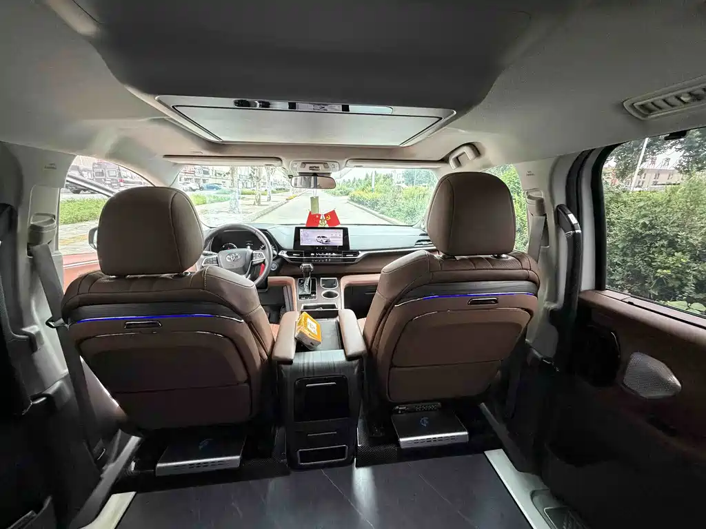 Toyota Sienna 2024 — фото 15
