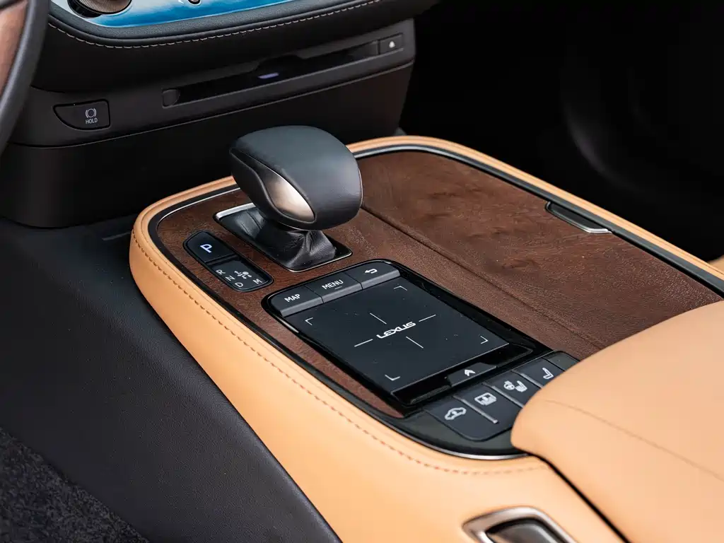 Lexus LS 2022 — фото 15