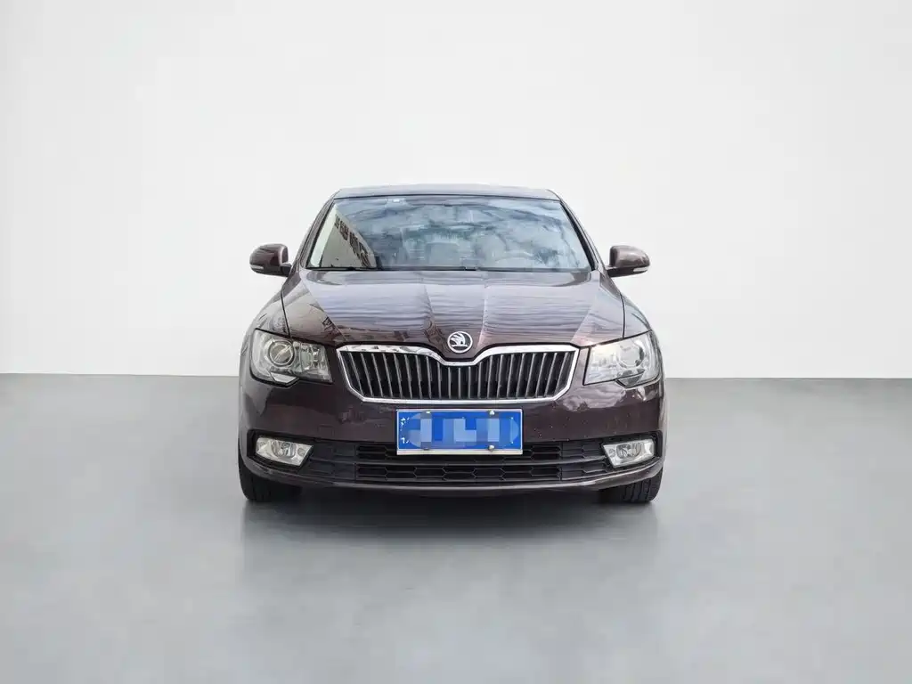 Skoda Superb 2014 — фото 2