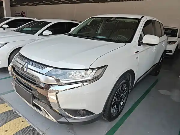 Mitsubishi Outlander 2021