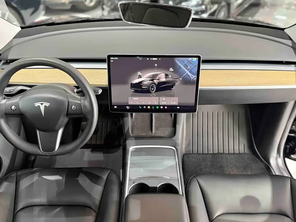 Tesla Model Y 2022 — фото 9