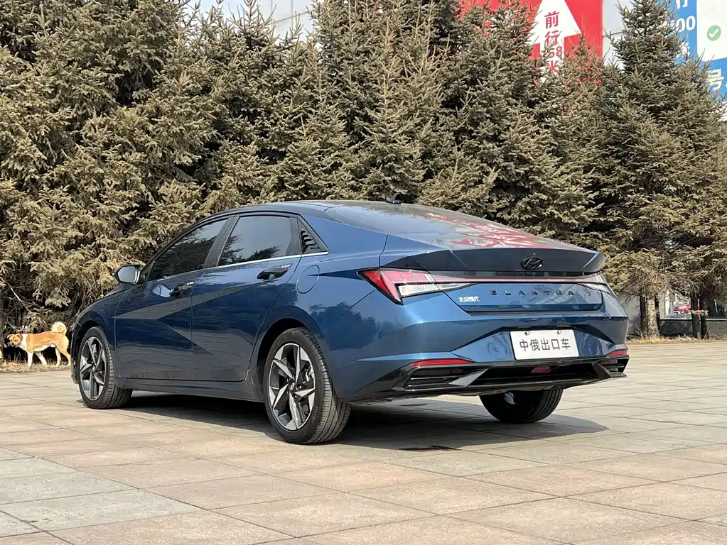Hyundai Elantra 2022 — фото 6