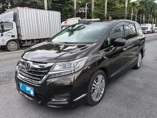 Honda Elysion 2016