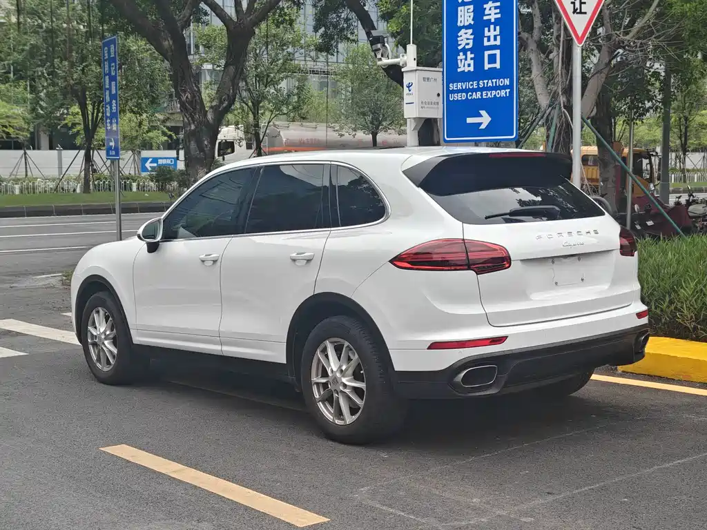 Porsche Cayenne 2015 — фото 9