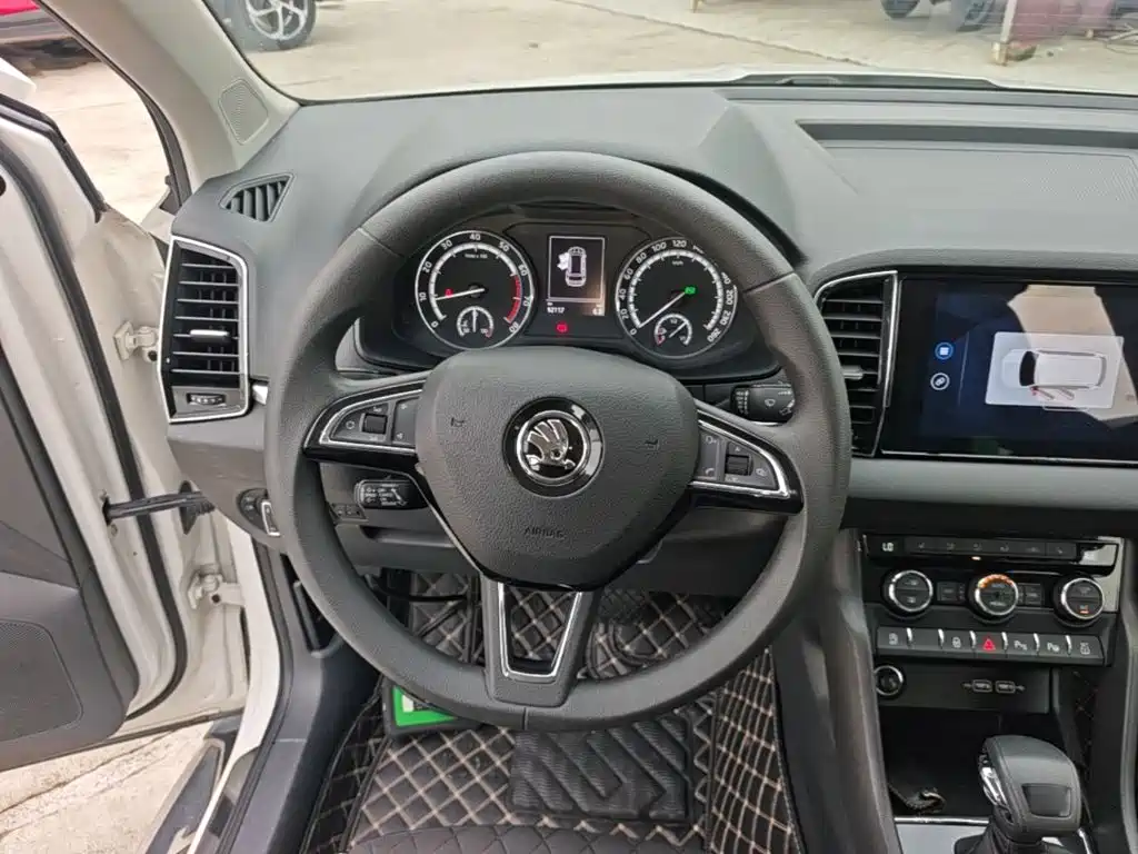 Skoda Karoq 2020 — фото 11