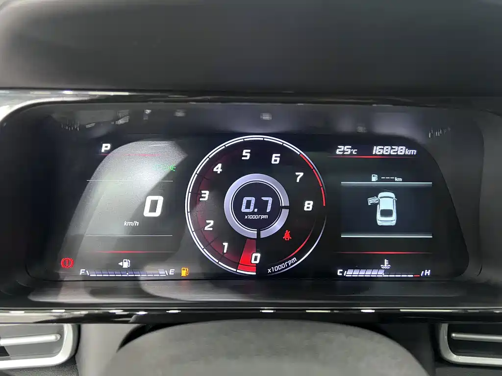 Hyundai Elantra 2023 — фото 10