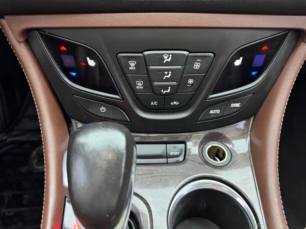 Buick Envision Plus 2018 — фото 12
