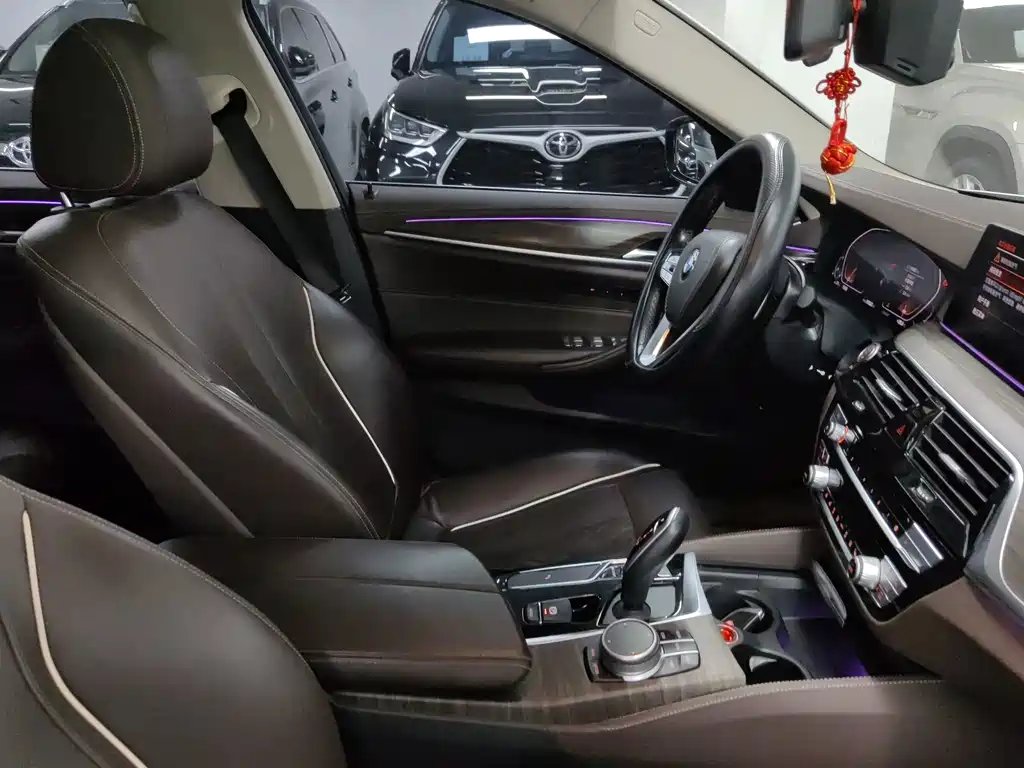 BMW 5 Series 2020 — фото 17