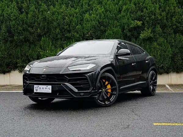 Lamborghini Urus 2024