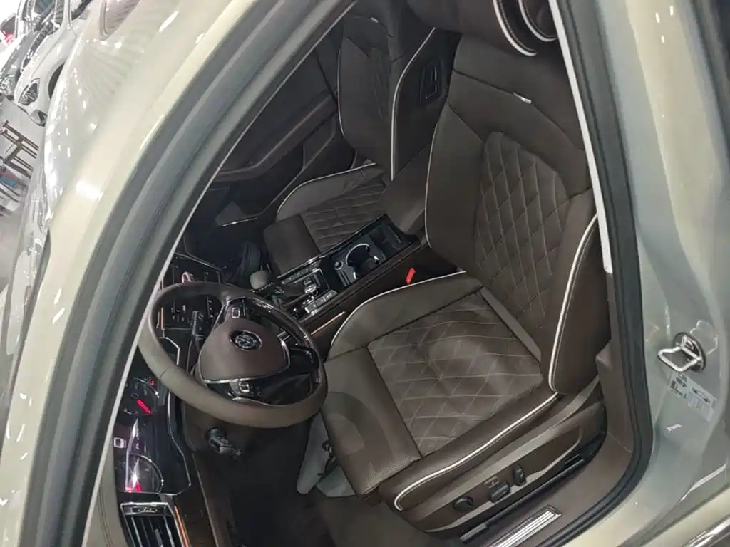 Volkswagen Phideon 2016 — фото 15