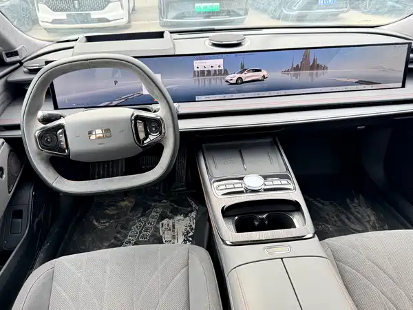 Geely Galaxy E8 2025