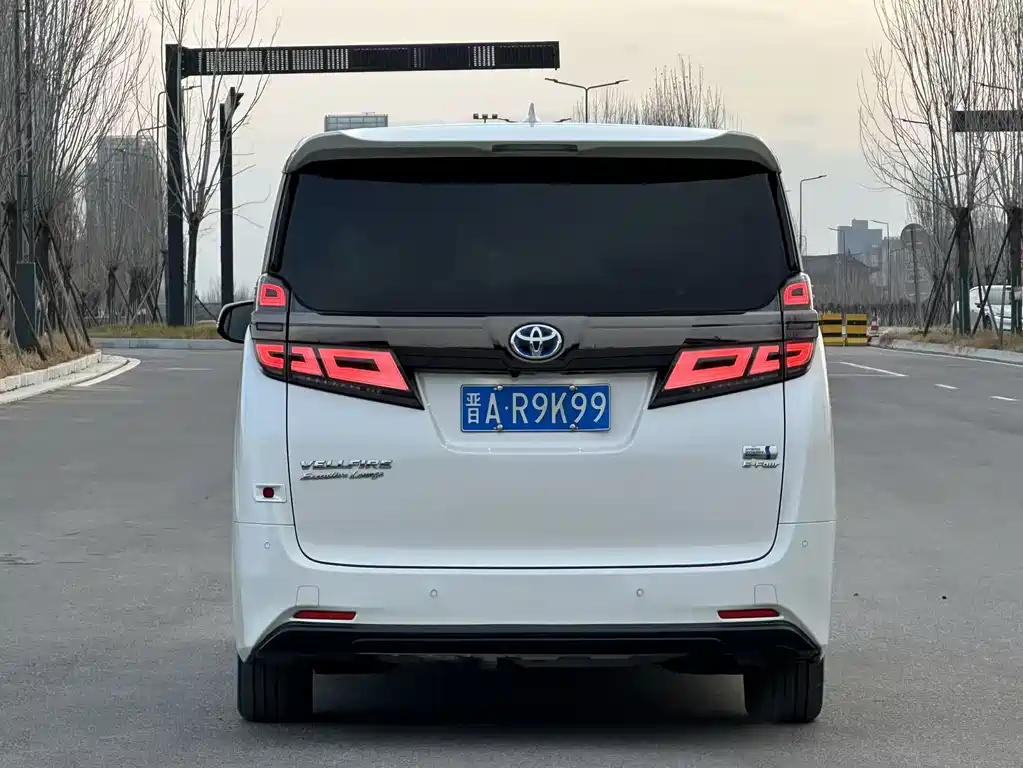 Toyota Vellfire 2021 — фото 6