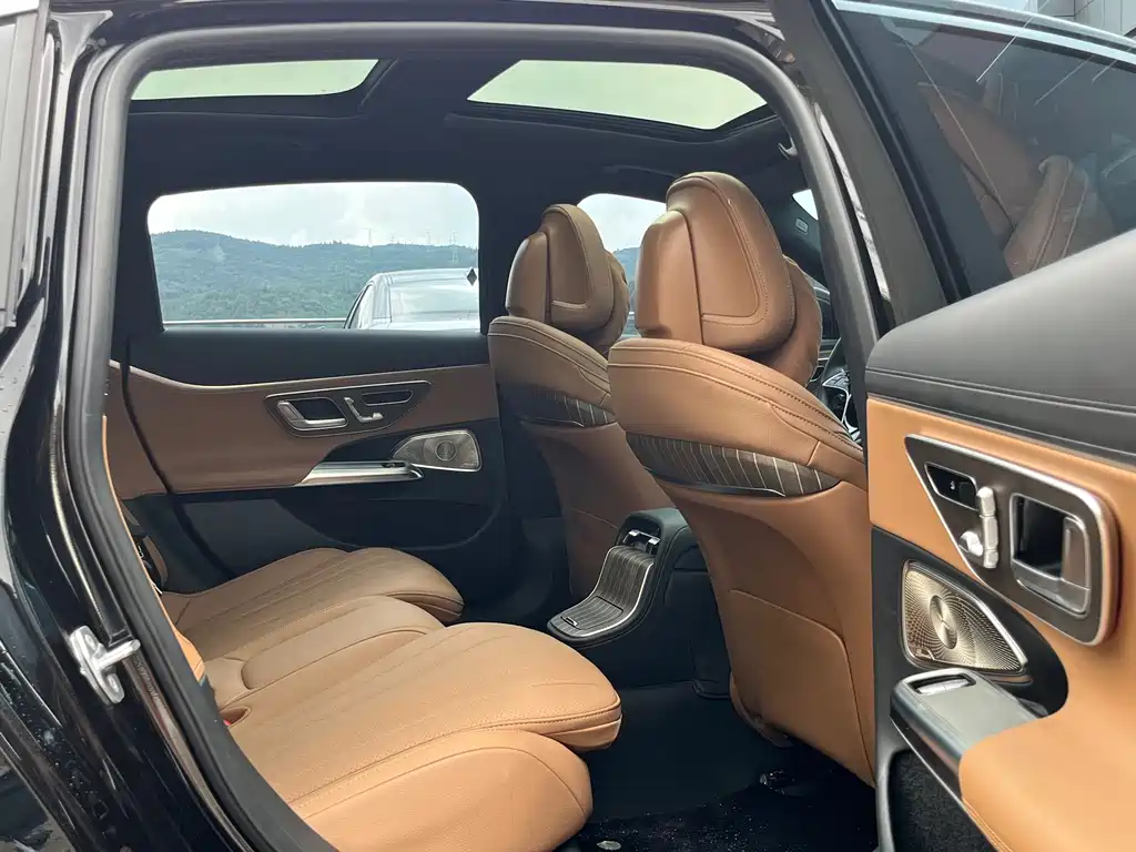 Mercedes-Benz E-Class 2025 — фото 23