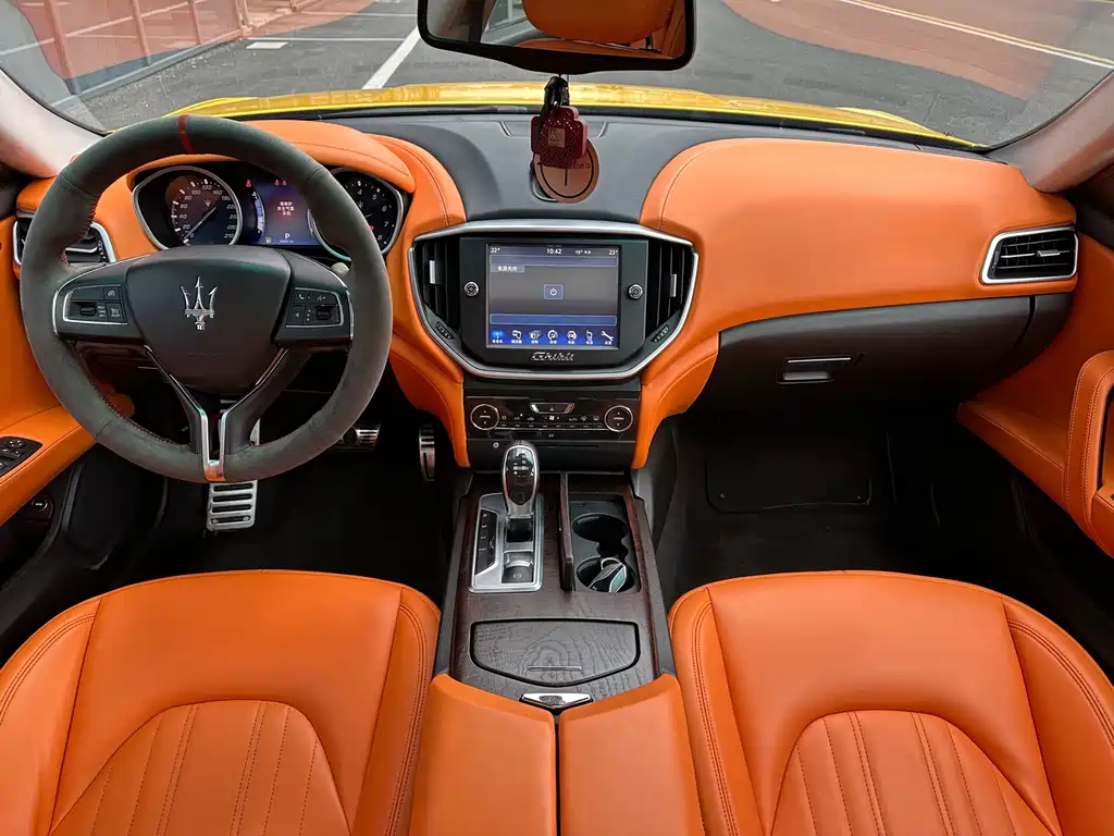 Maserati Ghibli 2015 — фото 8