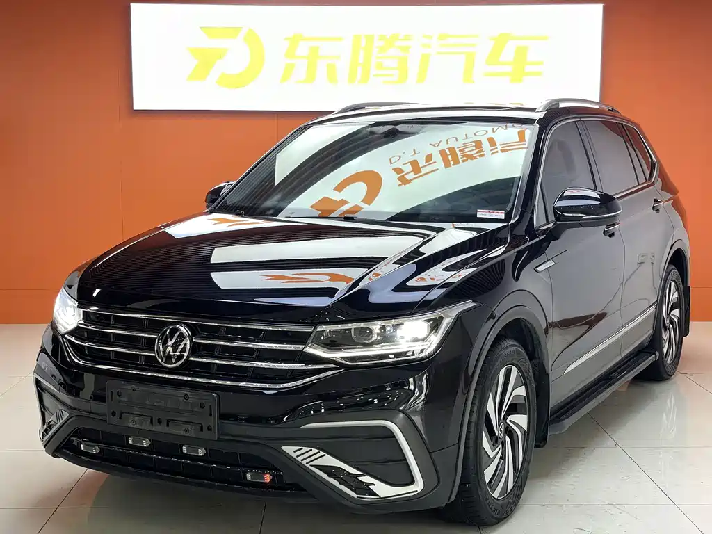 Volkswagen Tiguan L 2022 — фото 1