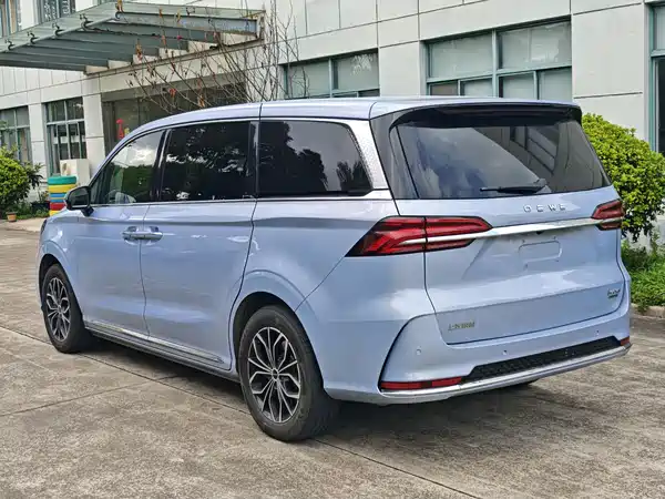 Roewe iMAX8 New Energy 2022